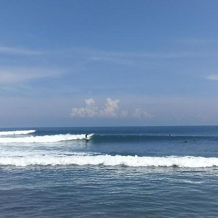 Ferienwohnung Ayolah Surf House &Surf Camp Jembrana Exterior foto